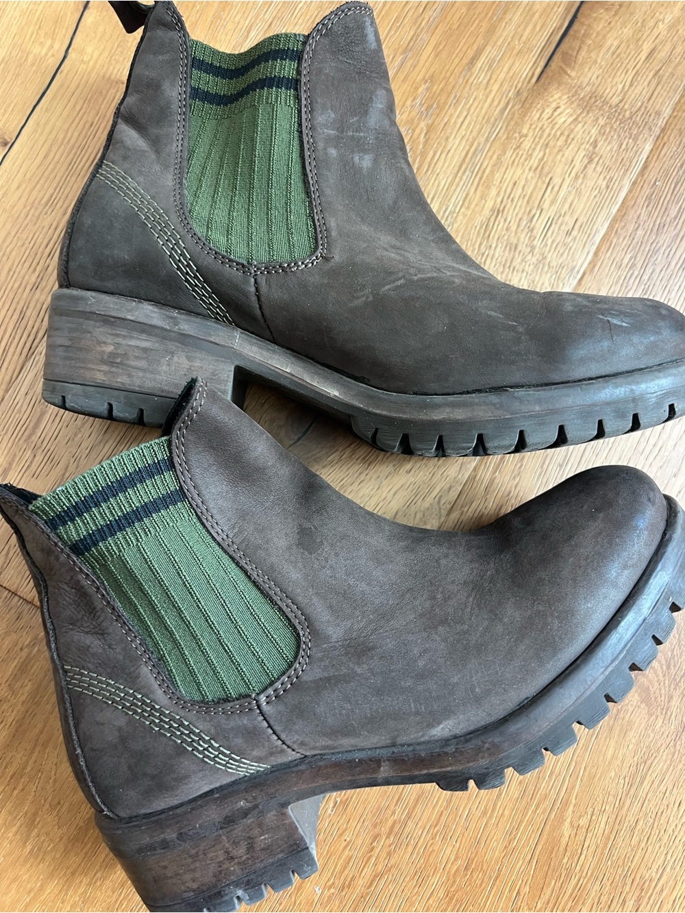 EUC Bueno Boots - Brown with Green sz 38